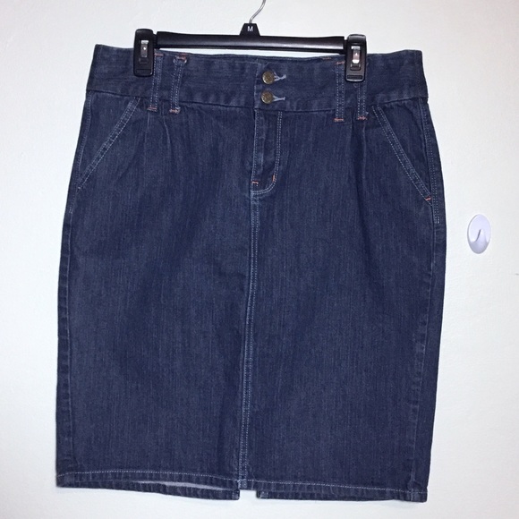 Banana Republic Factory Dresses & Skirts - Banana Republic Factory Denim Pencil Skirt 14